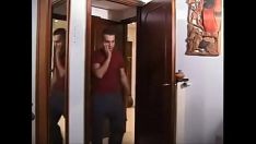 Redare Naște-ți fiul, mănâncă-și fata și și el mănâncă