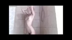 Putar Y. missy menanggung sisa-sisa mandi