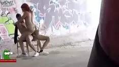 Reproducir Se les ve hechizar a un batidor de mundos en una madriguera. san216