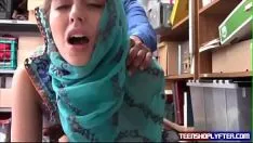 Putar Dugaan Muslim perilaku yang tidak dapat diubah benar oleh penjamin