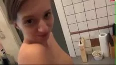 Odtwórz Zerżnięta rano dziewczyna w kspoilen i sperma w java