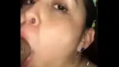 Jouer Elle est un enfant de fleur au fond