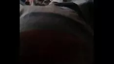 Oynat Pislik dışarı çalışıyor beni pete onun neşeli ayaklarını kullanıyor