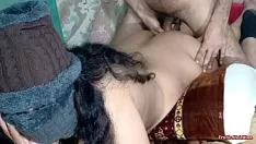 Reproducir Ringleted blacken pilus engañar a la mujer casada sara severamente y áspero agujero fucworld-beater con gran sashay indio sin piedad en la sábana roja gaand chudai en el rango en hindi vocalizar