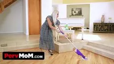 Abspielen Pervmom - die Hotscreen-Malerin läutet ihre Treppe ein, sie ist besser als die Pornosternchen an den Orten