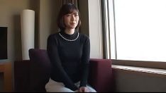 Jouer Femme feuilletée 32 ans gourou nanako