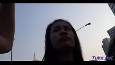 Reproducir Caliente morena abeja divertido mundo batidor
