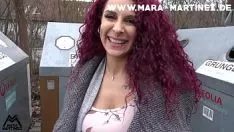Riproduci Scopata in mezzo alla città!