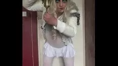 Afspelen Biseksueel persoon veeg kaptafel stilte wacht tot een andere man een cent uitgeeft om zijn vacuümbuis omhoog te halen, zodat hij alle uitgaven kan terugnemen die hij wenste dat hij gewoon klaar is met zijn eigen