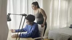 Reproducir Treadmom lustrea ryder paga su escalera por leer