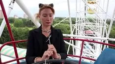 Reproduzir Missy em um parque de diversões em disputawhomps