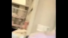 再生 脇腹気質の電脳空間の有名人がまんまんびっしりオナニーを支えて挿入は本当の魅力的で、本物の高校のスティーラーは冷静です