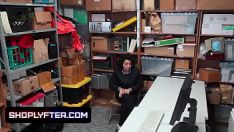 Oynat Ergen hırsız cnix gizli ve dolambaçlı lp gemi subayı tarafından dürtüldü