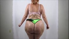 Играть Большая задница плюнула