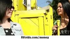 Putar Remaja cantik mendapatkan fucked untuk uang 10