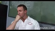 Reproduzir Gatinha adolescente diminuta erin pit 91