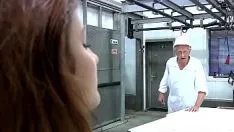 Играть Старый мальчик трахает подростка
