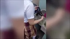 Putar Siswa remaja yang mencuci celana dalamnya dikejutkan oleh ayah tirinya ketika tidak ada orang lain di rumah, benar-benar buatan sendiri.