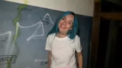 Reproducir Amateur asiática peluda se ensucia en una torre abandonada