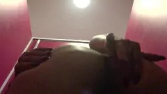 Putar Candid Umum Kamar Mandi Twerk: Goyang Pantat Nakal Hotwife Venus di Slowmo