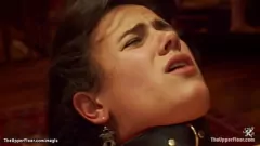 Oynat Kinky Party: Büyük Titted MILFS ile Hardcore BDSM Orgy