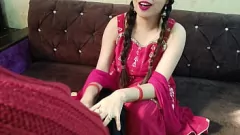 चलाएँ देसी सौतेली बहन इस क्रिसमस पर सफेद आदमी के डिक के लिए पर्याप्त नहीं मिल सकती है
