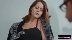 Riproduci Doctor Barebacks Sexy Shemale Nikki Kittens in lingerie