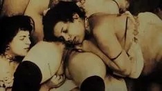 Riproduci 'i peccati delle nostre nonne' dal mio enigma vivente, gli squittii sexy di un gentiluomo del lato vittoriano
