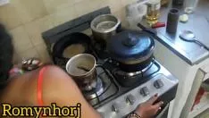 চালান নিফেতিনহা গোস্টোসা প্রেটা ফোগোসা কুকারি এ পিরোকা দো পেড্রেইরো প্রতিভাবান
