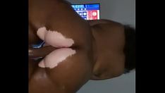 Odtwórz Vitiligo intospyram symuluje naoliwiony tyłek liyahthebunni