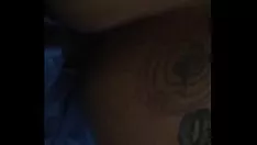 Reproduzir Ela chora enquanto goza, diz que sente meu grande sapato na barriga