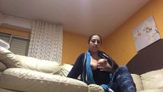 Reproducir Estas son bonitas tetas gitanas