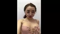 تشغيل Missys بعنوان Capital of vietnam hoang kau - team up 1000k my u99 sdt 0981 25 99 23 ترجم توماس المزيد في gaichanh.com