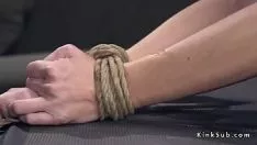 播放 忙碌的前已婚女人粗暴出击